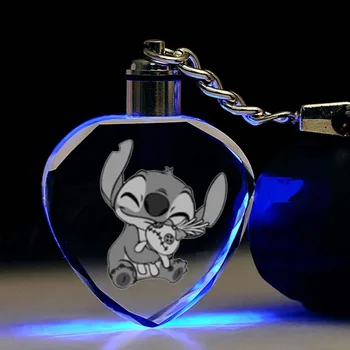 Disney Stitch Coração de Cristal em Forma de desenho animado do Keychain do DIODO emissor de Pingente de meninos e meninas de Presente de Aniversário brinquedos roupas de boneca